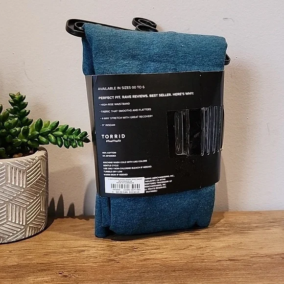 Torrid - 9 Inch Crossover Waist Bike Short in Heather Blue​​​​​​​ - Picture 4 of 7